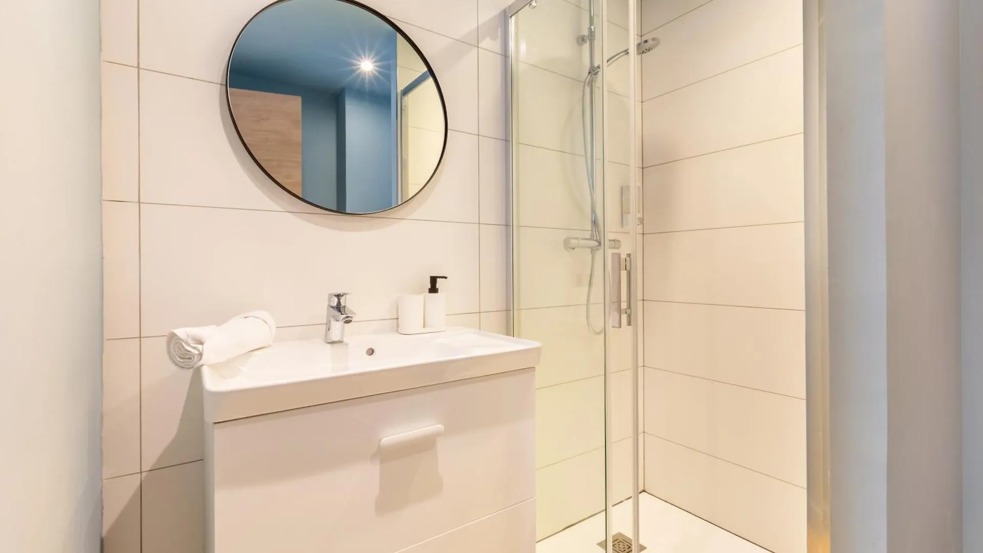 Apartment Standing 4 Chambres Et 4 Salles De Bains Face Marche De Wazemmes Lille